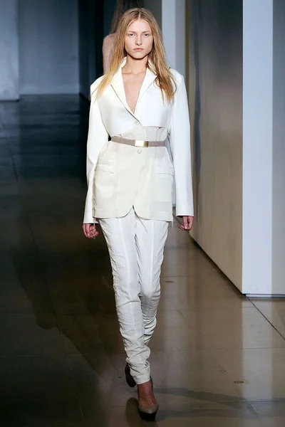 Look 18